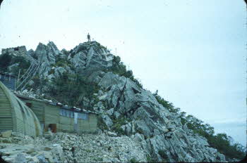 Quonset on top of mountain - Seorak