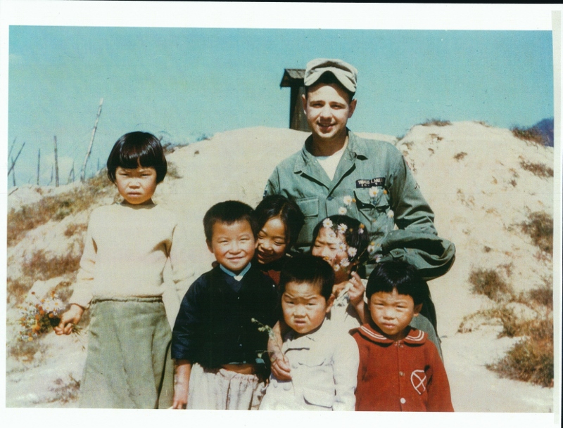 Nuzzo with children from Chuncheon in 1954.